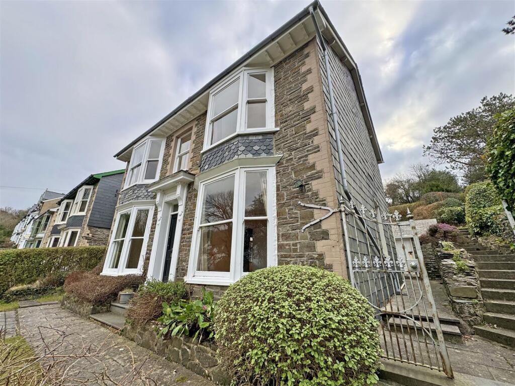 Bryn Y Graig - front side.jpg