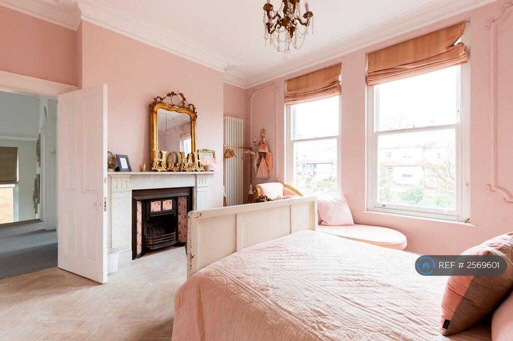 Pink Bedroom 3