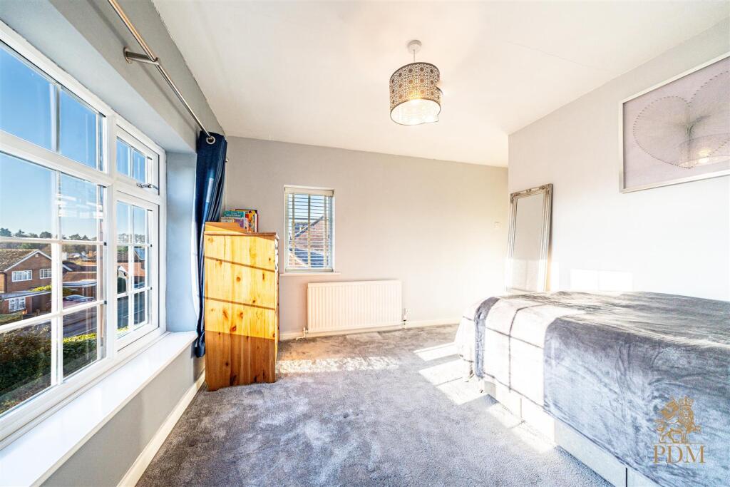 2 Arundel Drive Bramcote NG9 3FX