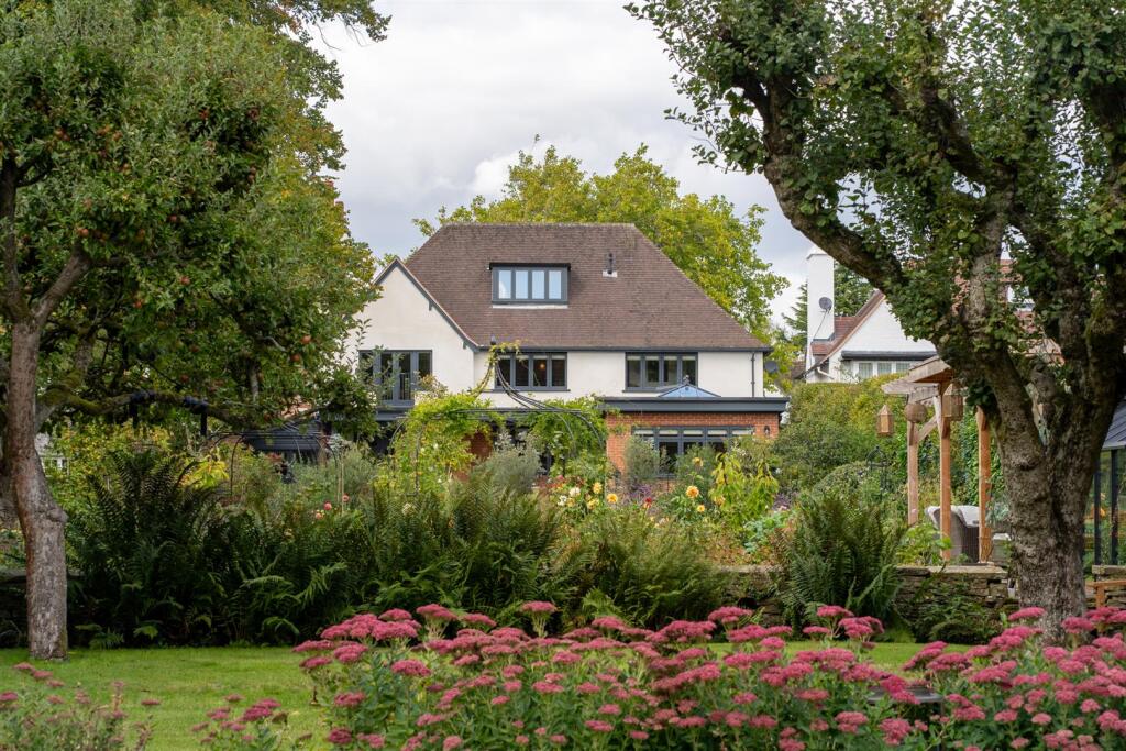 Exterior &amp; Gardens