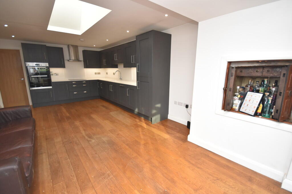 Kitchen/Family Ro...