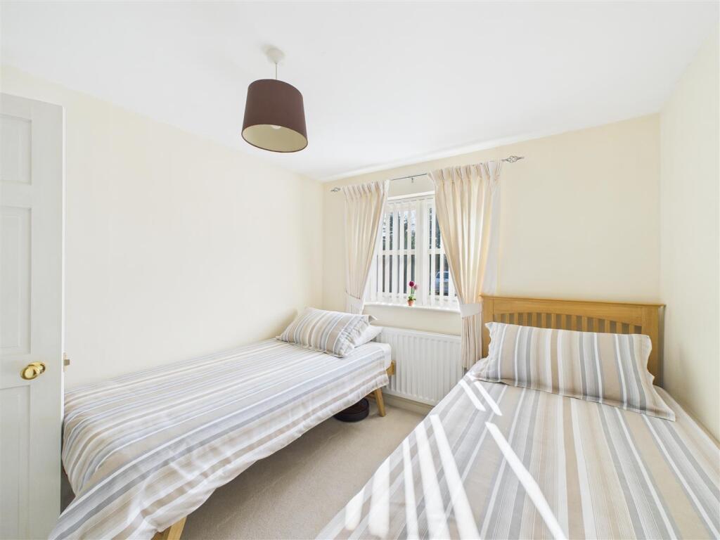 BEDROOM 2