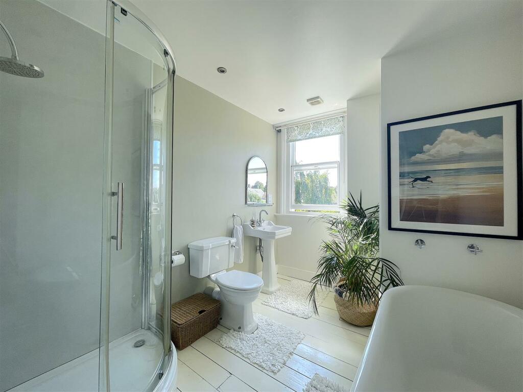 Bathroom (1).jpeg