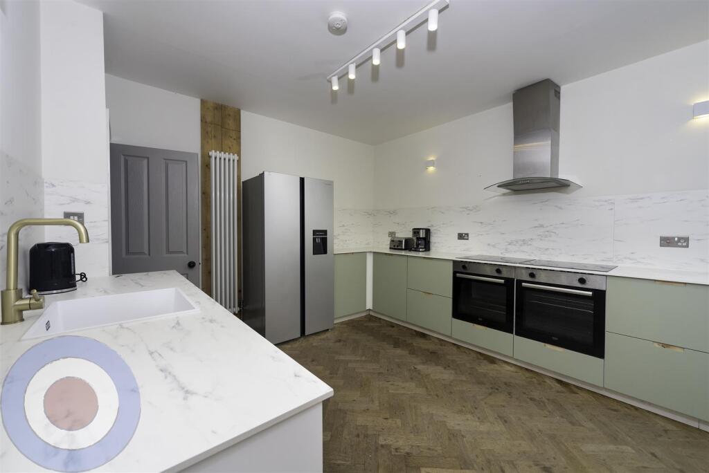 kitchen_dinning_2-Edit copy.jpg