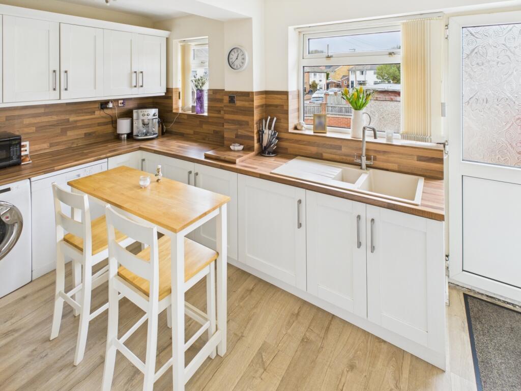 CAM04233G0-PR0019-STILL003