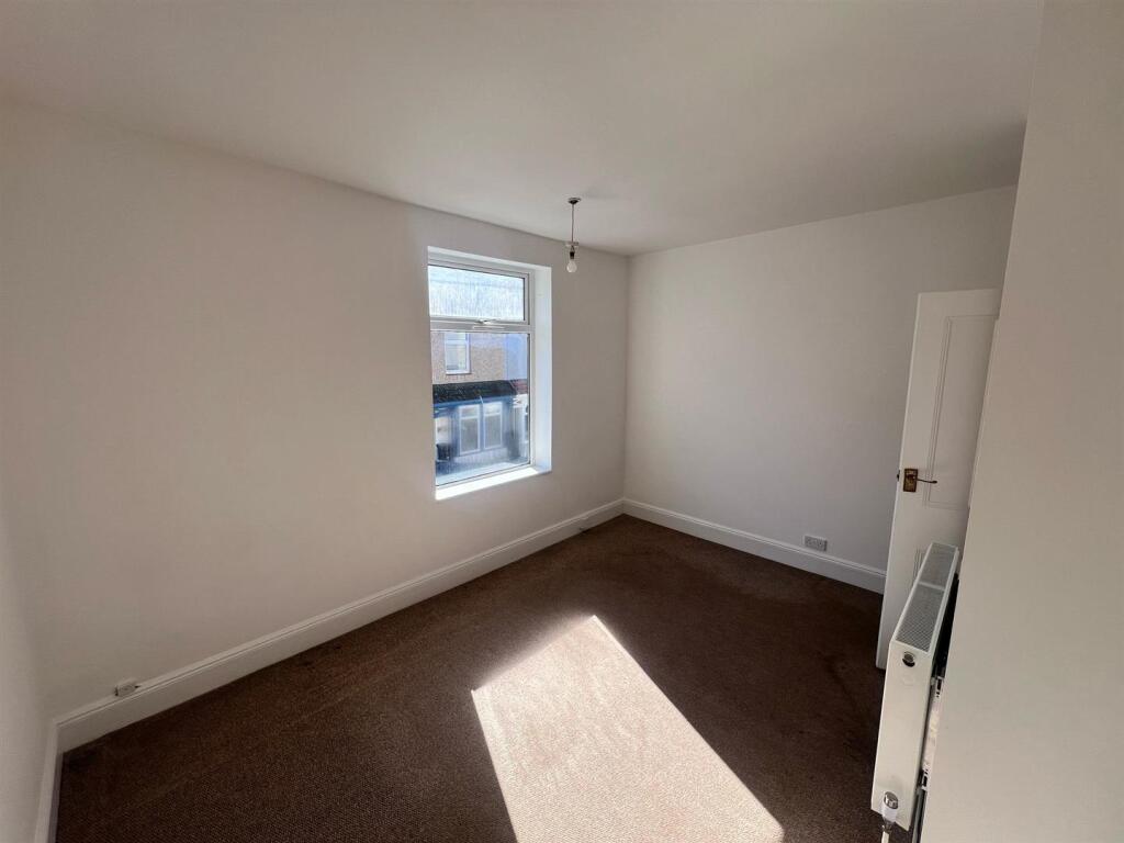 Bedroom 1.jpg