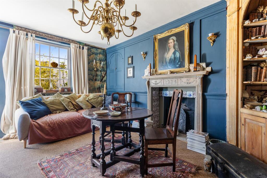 A21 - 52 Milton Street Brixham - 250411.jpg