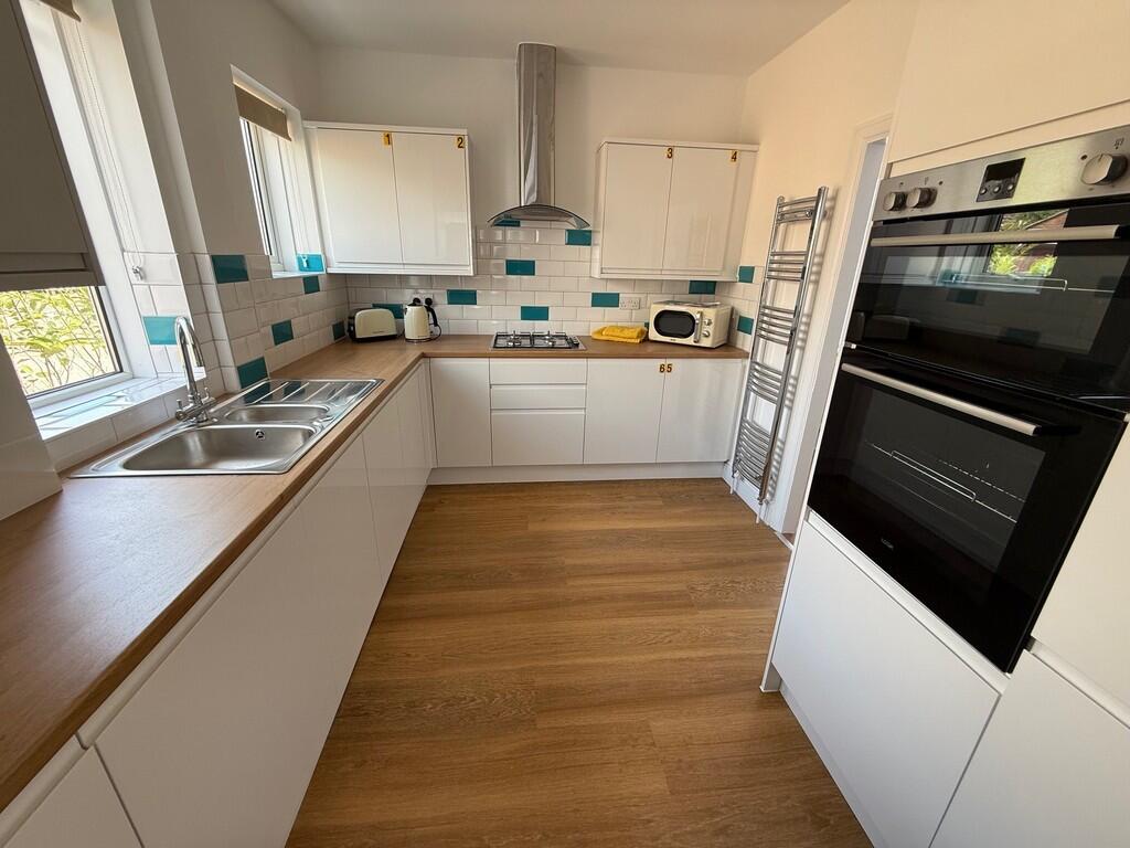 Communal Kitchen ...