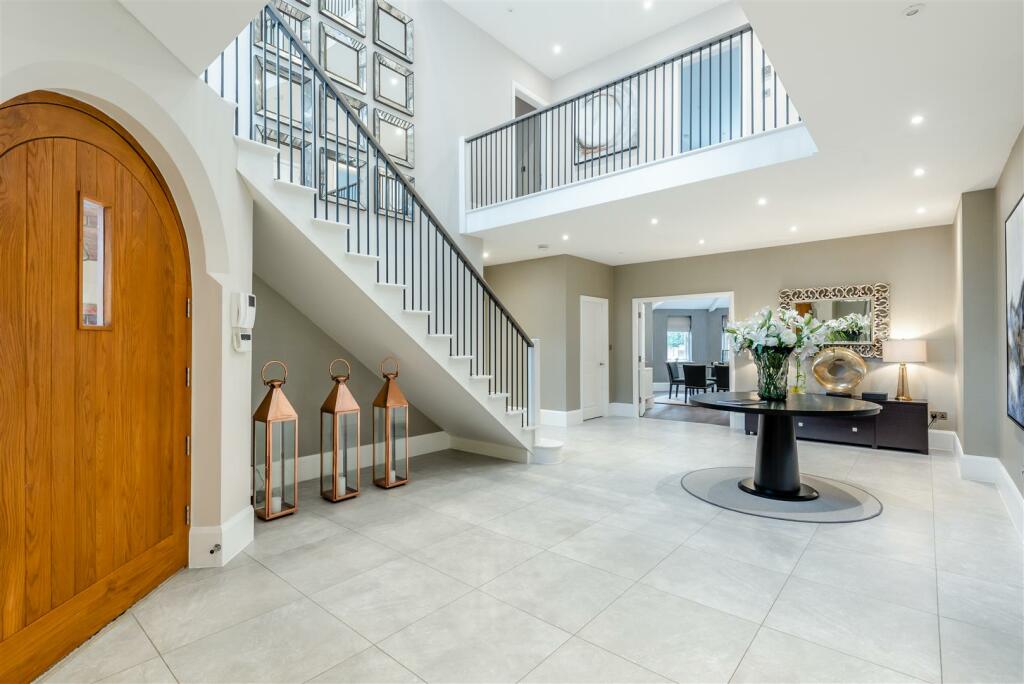 8538054-interior06.jpg