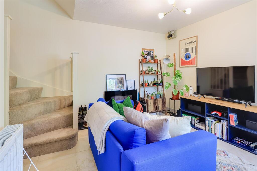 Living / Dining Room (2)