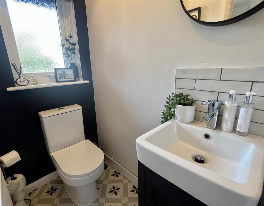WC/CLOAKROOM