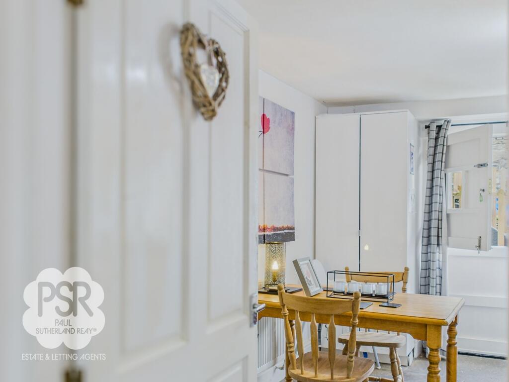 Into the Kitchen Diner