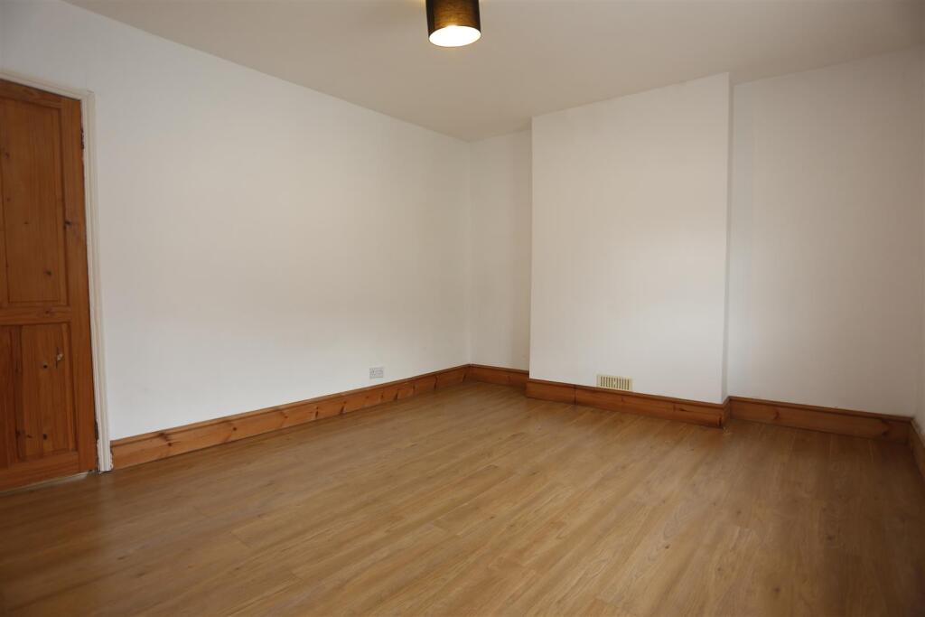 24 Upper North Street Empty Bedroom 1 (1).JPG