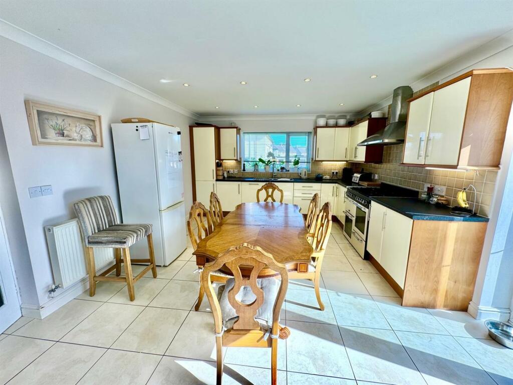 PHOTO-2024-08-21-07-08-41 (14).jpg