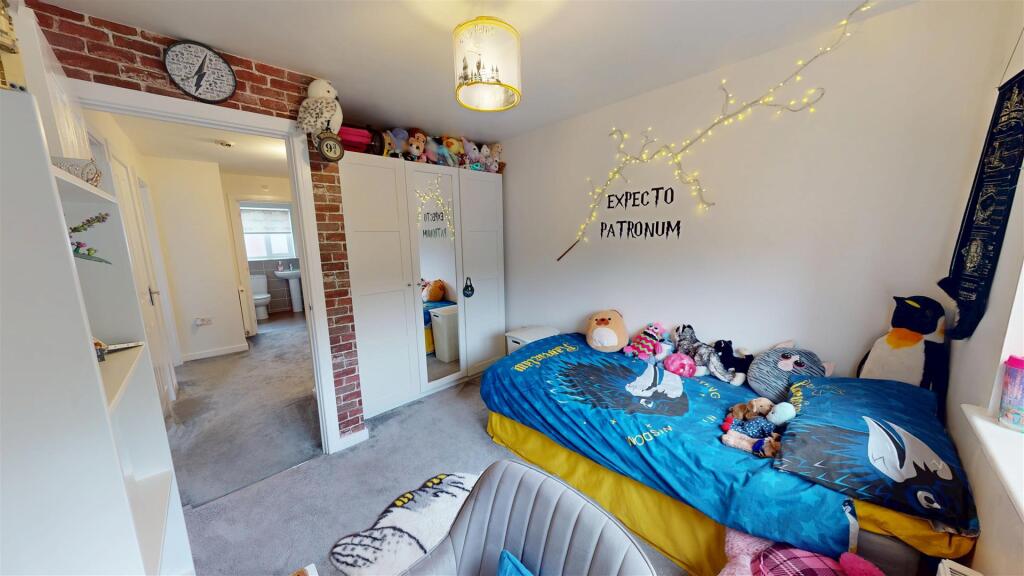 Simmons Close Bedroom