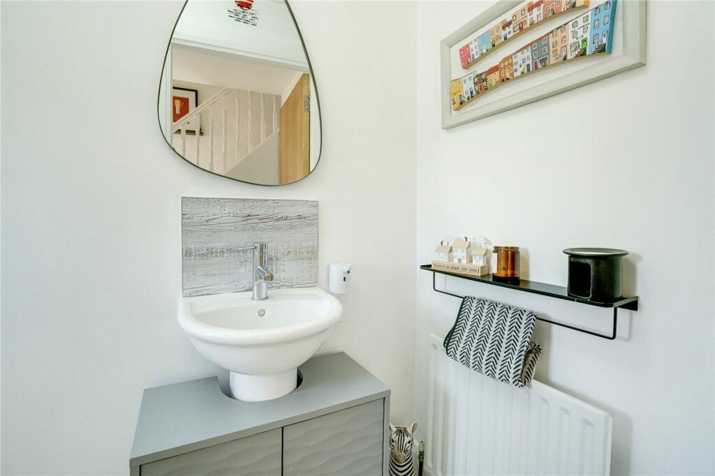 Cloakroom/Wc