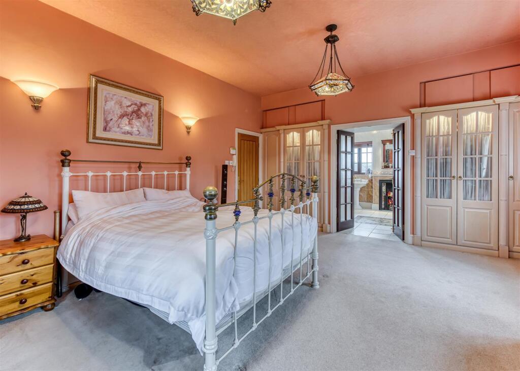 Hammerton House-bed1b.jpg