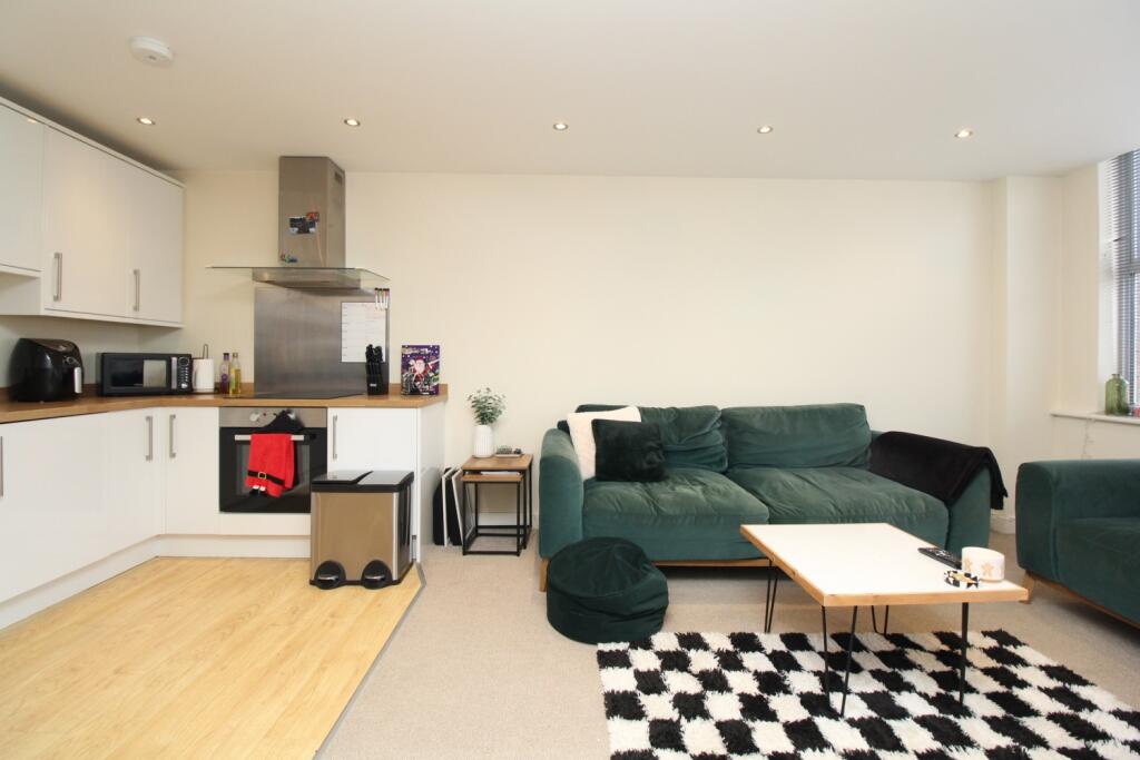Lounge Kitchen