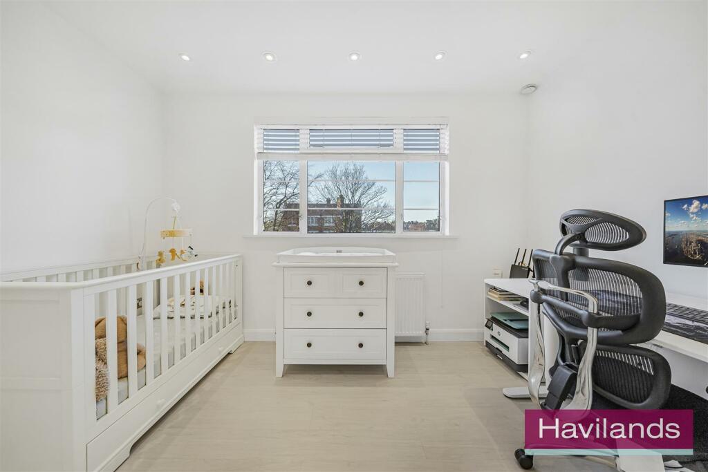 Duncan Court N21 3RL-9.jpg