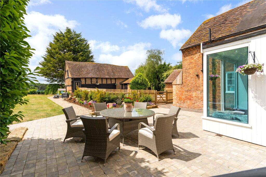 Outdoor Seating Area