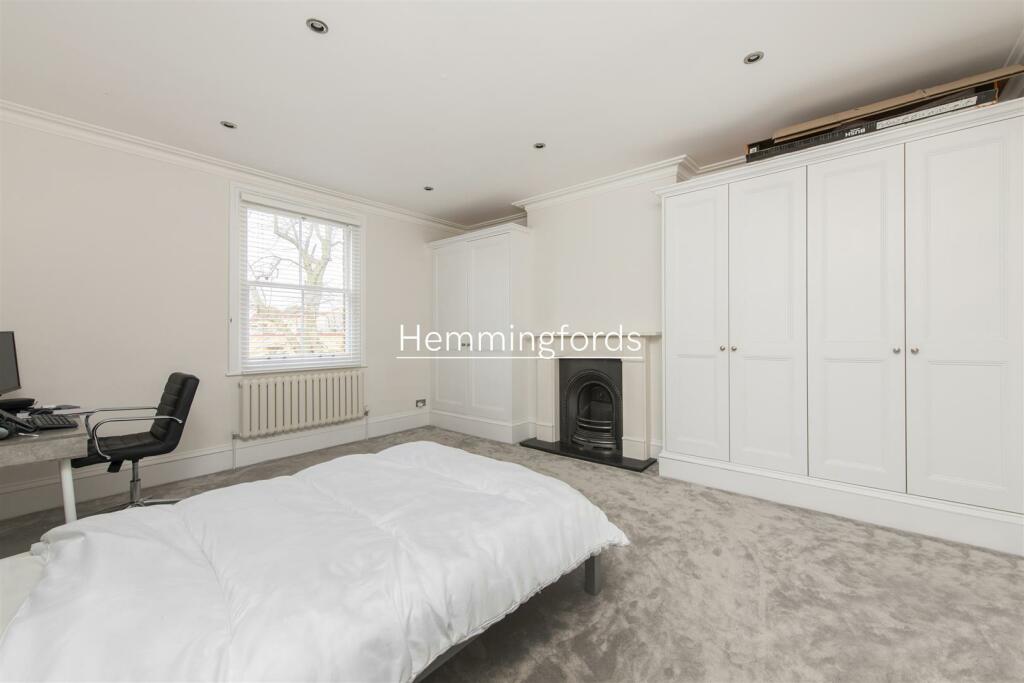 Flat 2, 94 Haverstock Hill Lo-6.jpg