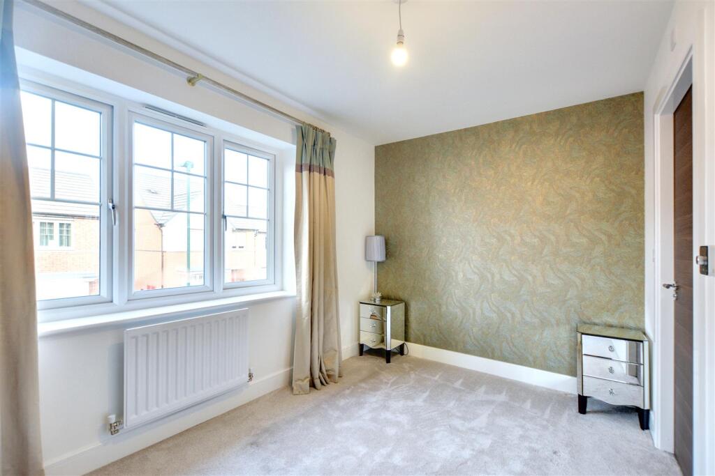 Bedroom 1_2.jpeg