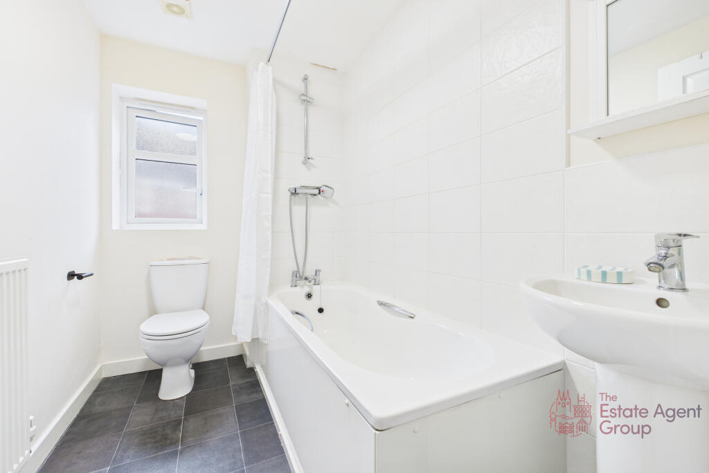 CAM02494G0-PR0058-STILL021