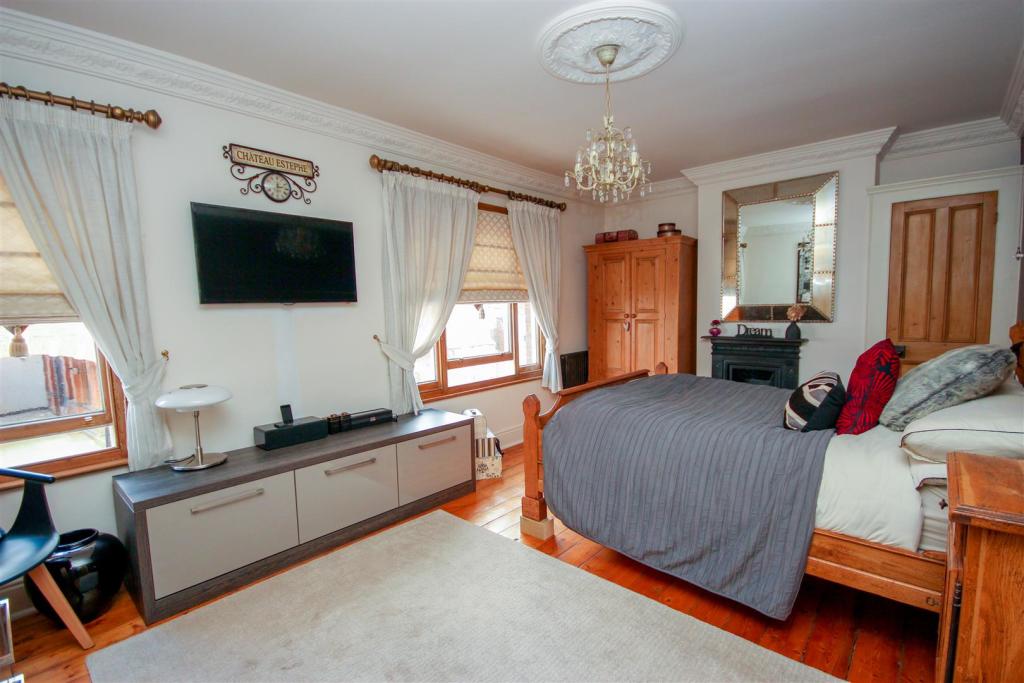 Master Bedroom.jpg