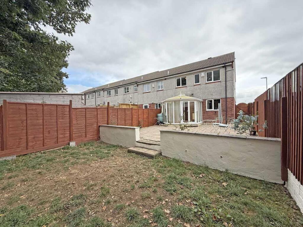 Cayley Way 39 - Rear 2.jpg