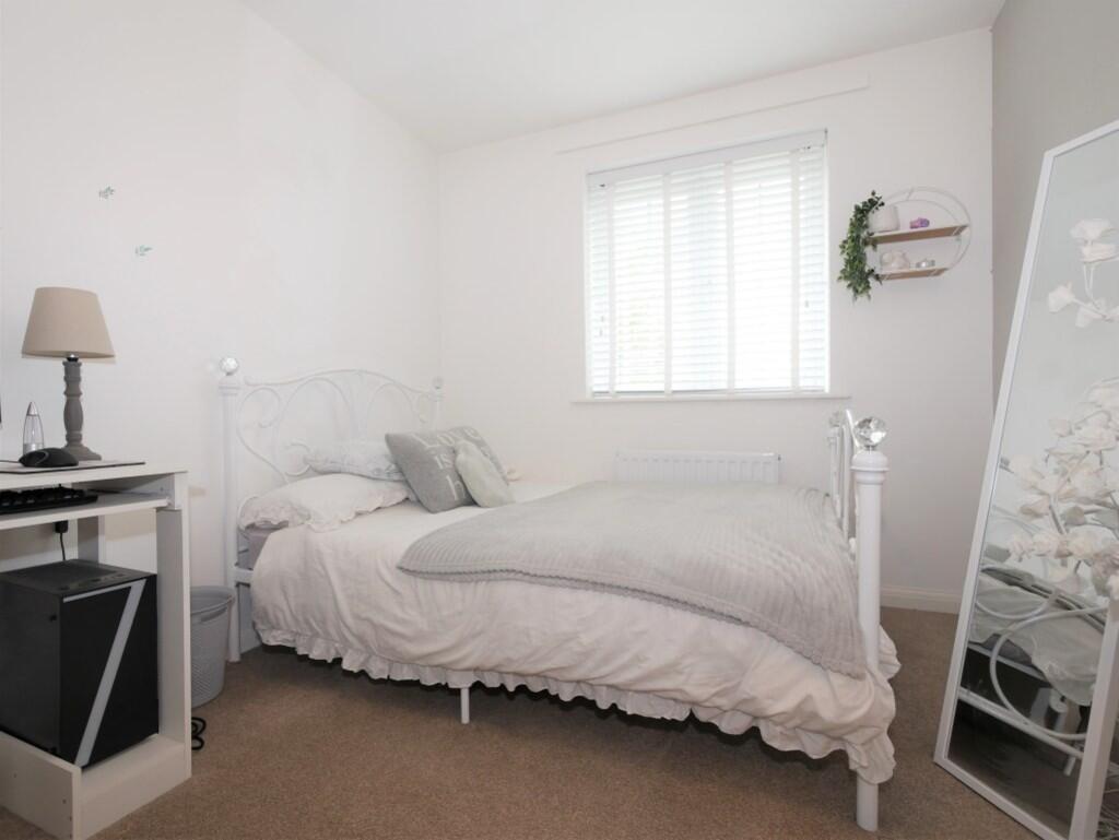 BEDROOM2 2