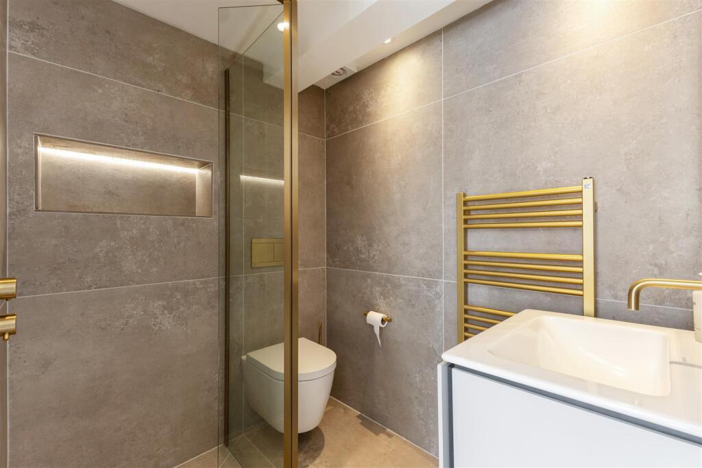 94088_8 Steadings Rise Mere (40).jpg