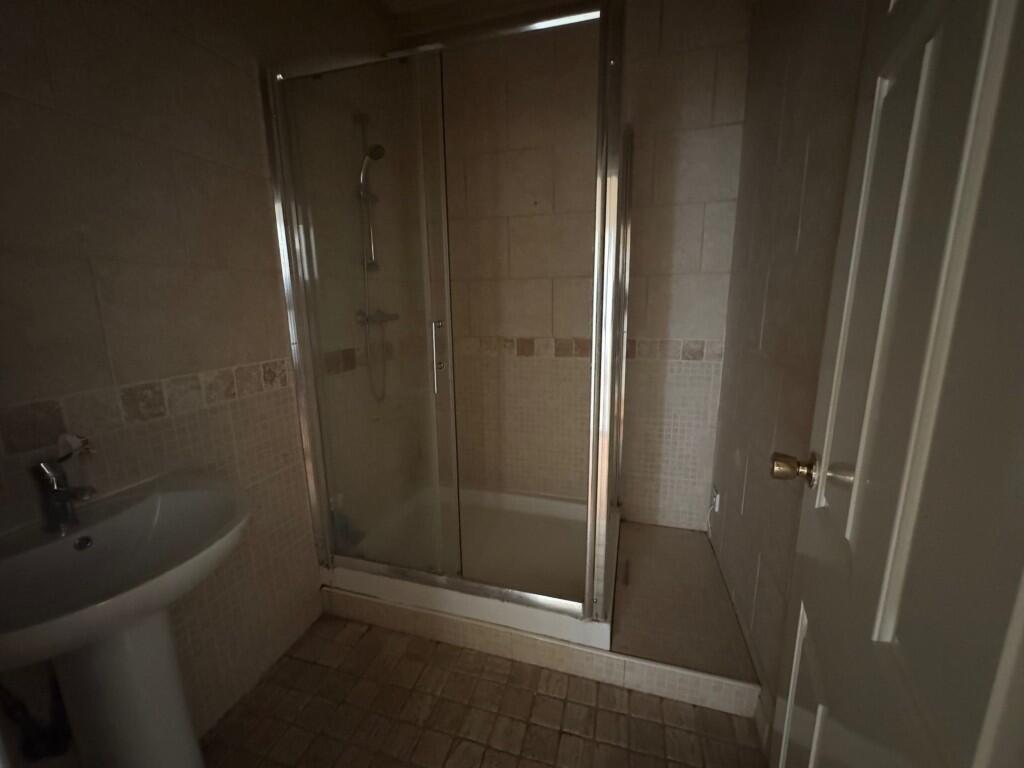 Sr  Medium  T202508141728.jpg