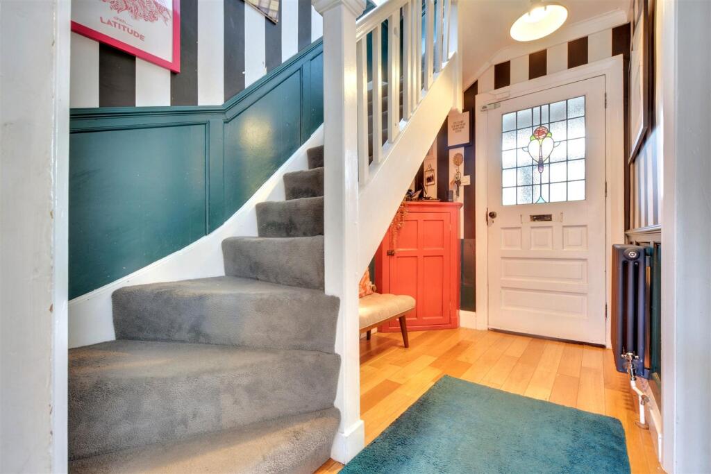 Entrance Hall_2.jpeg