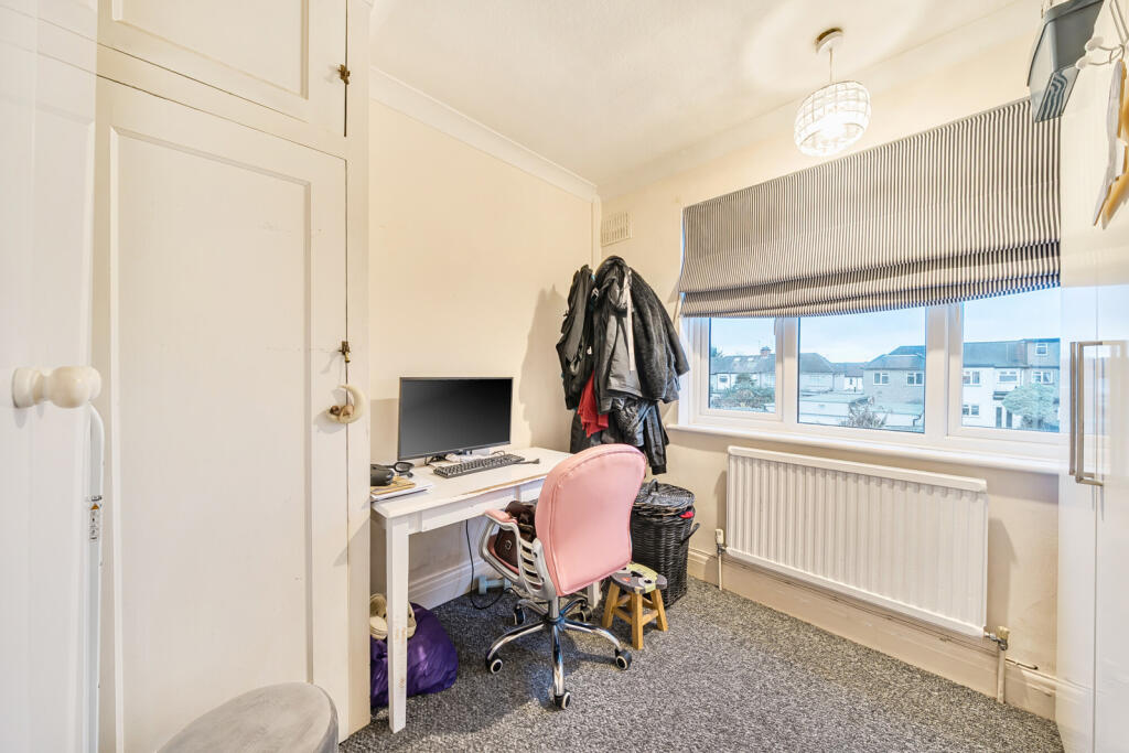 1389107-9-69402a3...