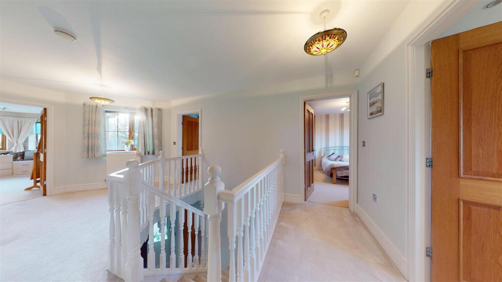 FIRST FLOOR LANDING