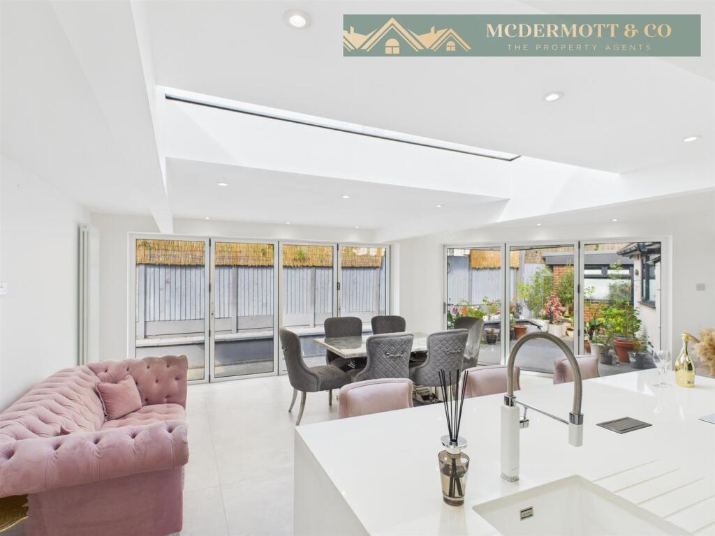 Kitchen/living area