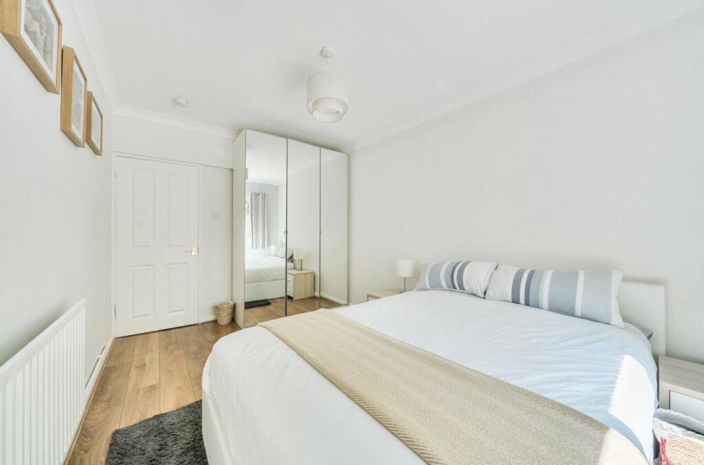 1289915-3-682491e...