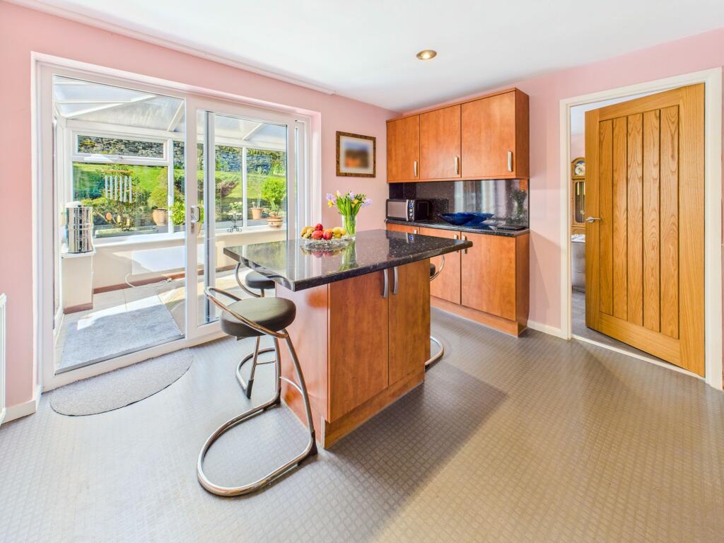 Kitchen Diner - Dining Area