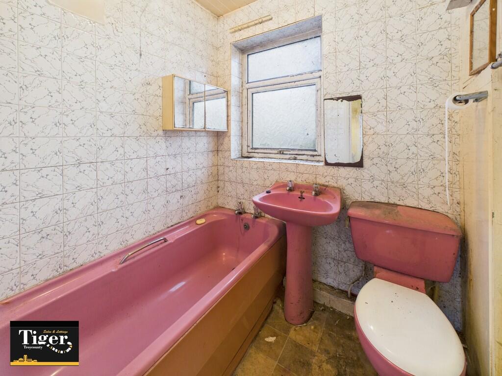 CAM02176G0-PR0765...