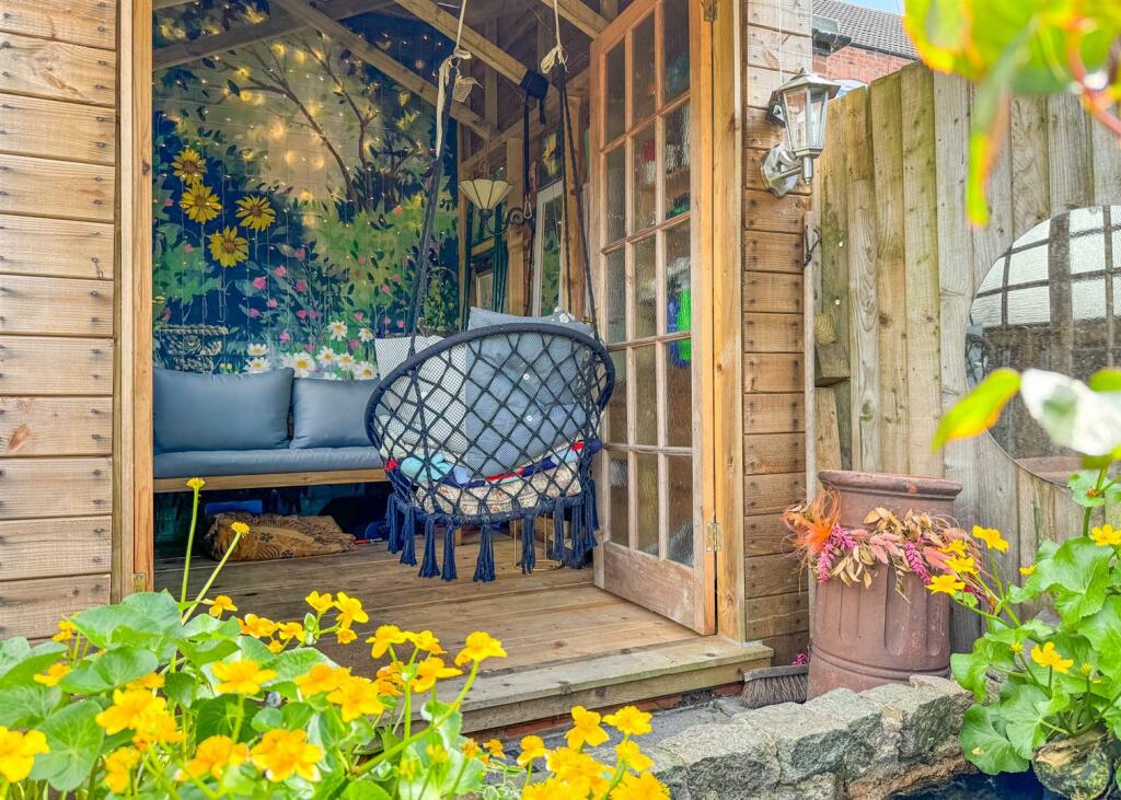 SUMMER HOUSE