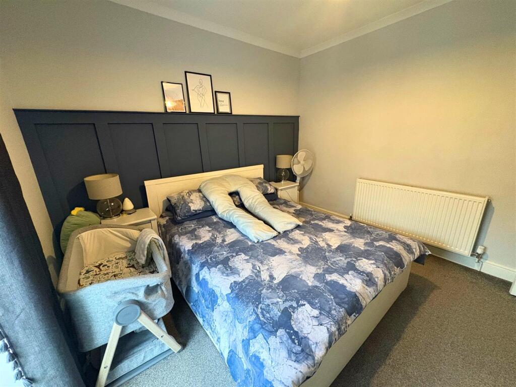 Bedroom 1d (edit).jpg