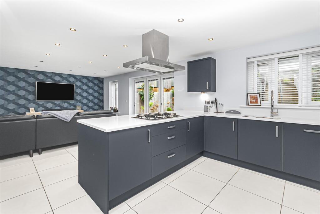 Open Plan Kitchen/Diner and Lounge