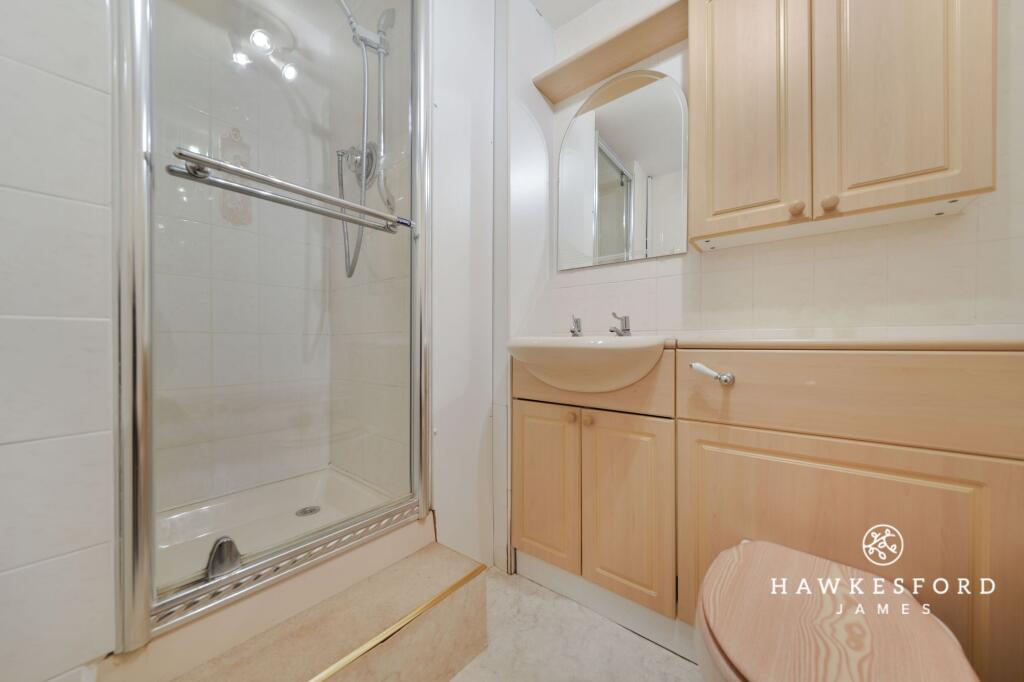 Stanhope Avenue, Sittingbourne - Bathroom