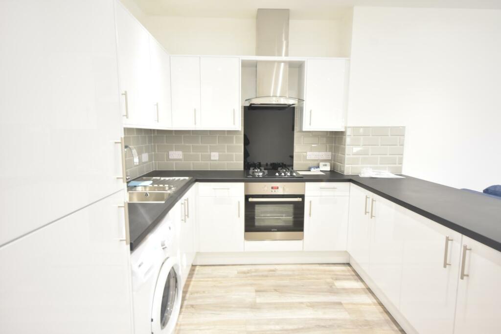 Flat 2, 7 Osborne Terrace04