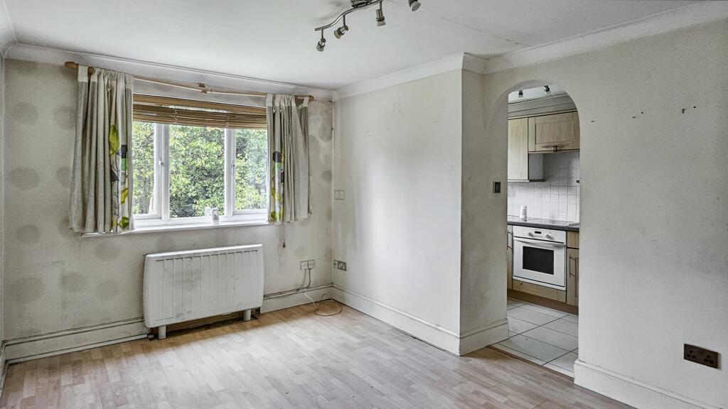 40 Scottwell Drive, Hendon, London, NW9 6QB
