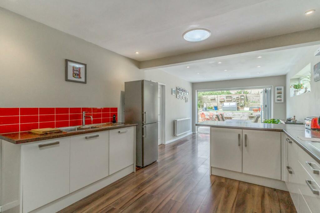 157 Rodmell Avenue-9.jpg