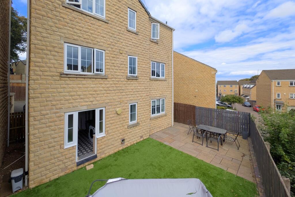 Croft View EweMove Brighouse (20)