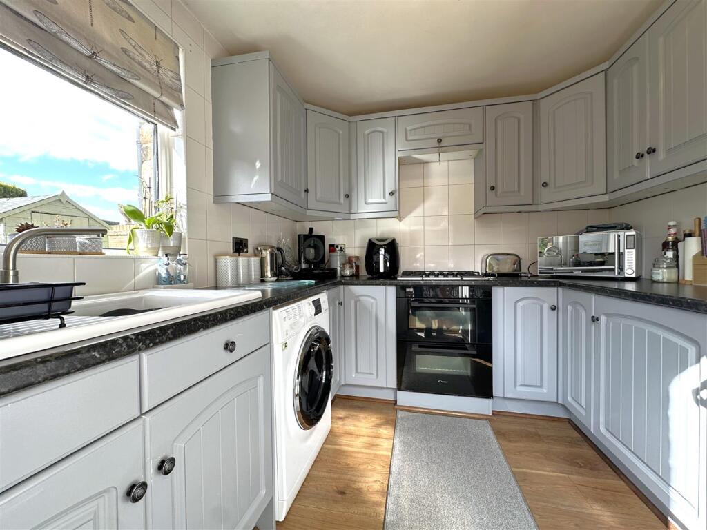 Kitchen 348
