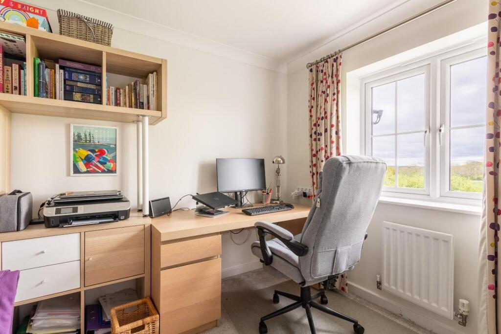 Charlwood Drive-25.jpg