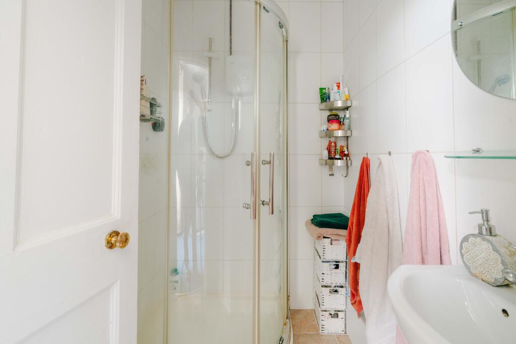 Top Floor Flat - Bathroom